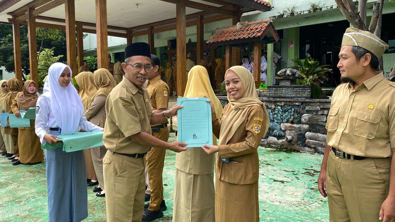 BACK TO SCHOOL SMA NEGERI 1 MOJOGEDANG